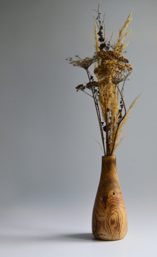 Vāze ar stikla mēģeni